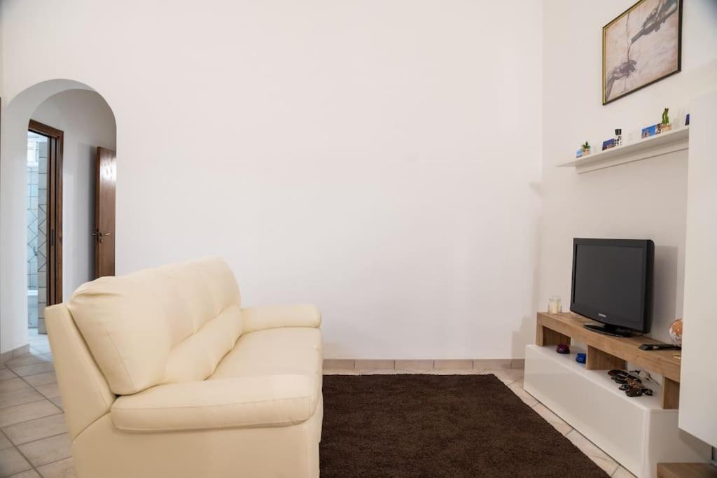Susu Apartment บรินดิซิ ภายนอก รูปภาพ